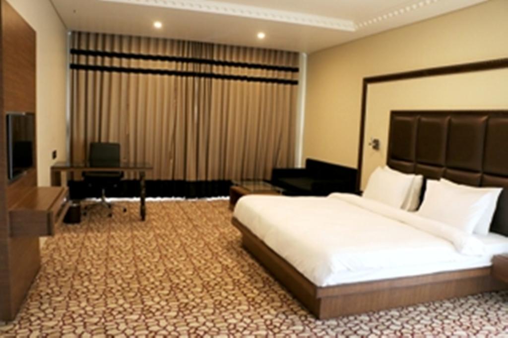 Hotel Anjushree à Ujjain Extérieur photo