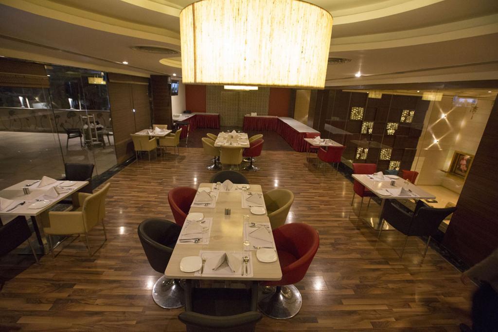 Hotel Anjushree à Ujjain Extérieur photo