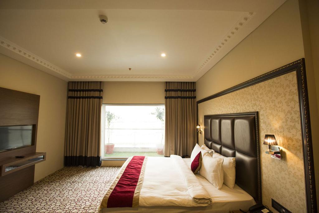 Hotel Anjushree à Ujjain Extérieur photo