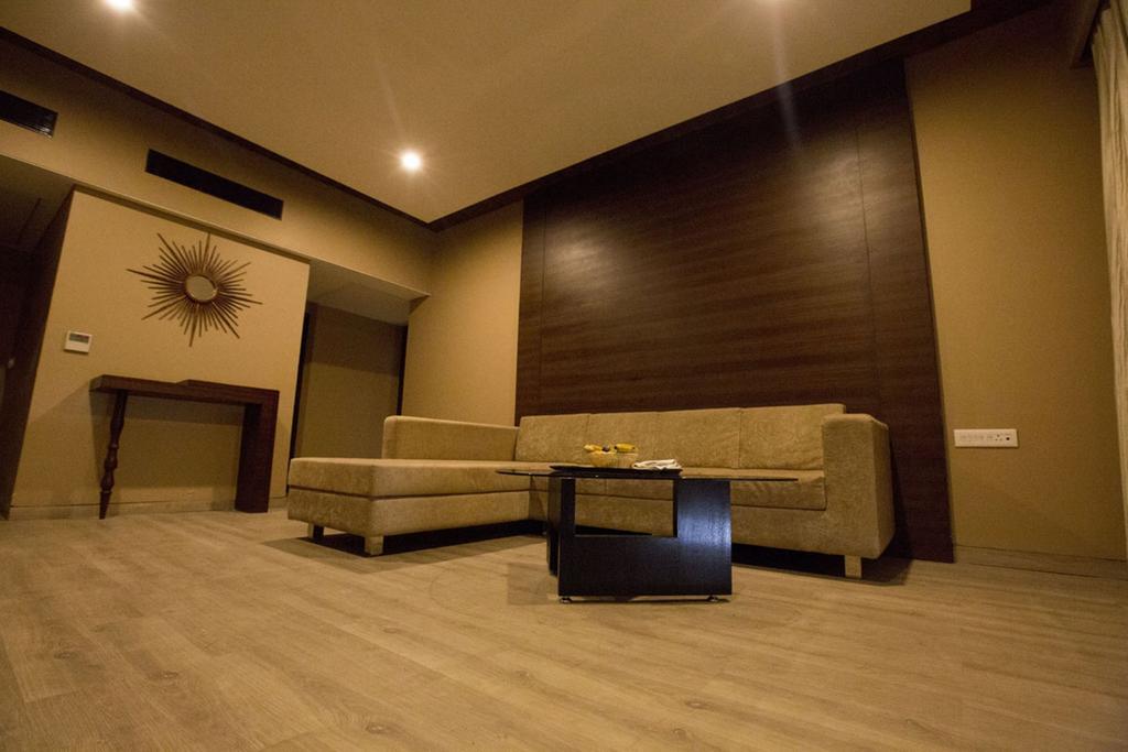 Hotel Anjushree à Ujjain Extérieur photo