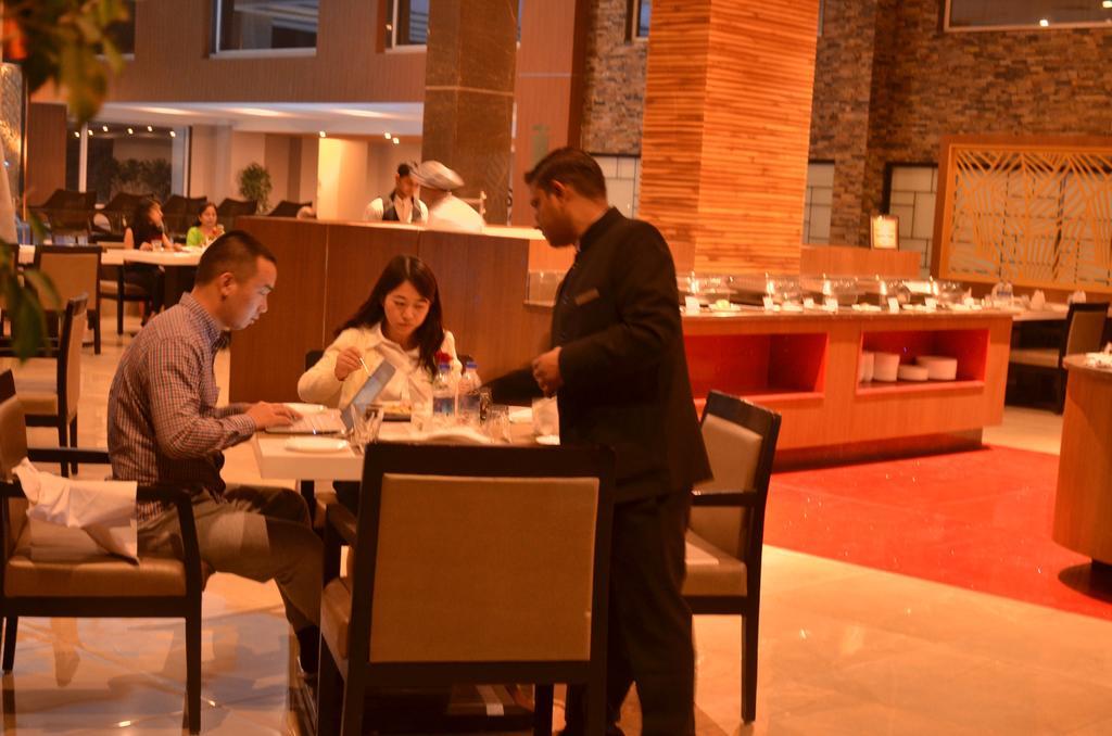 Hotel Anjushree à Ujjain Extérieur photo
