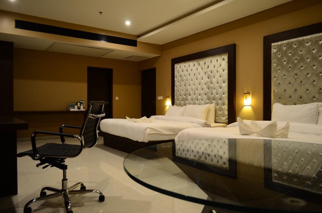 Hotel Anjushree à Ujjain Extérieur photo