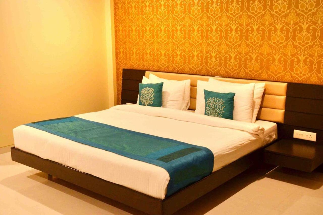 Hotel Anjushree à Ujjain Extérieur photo