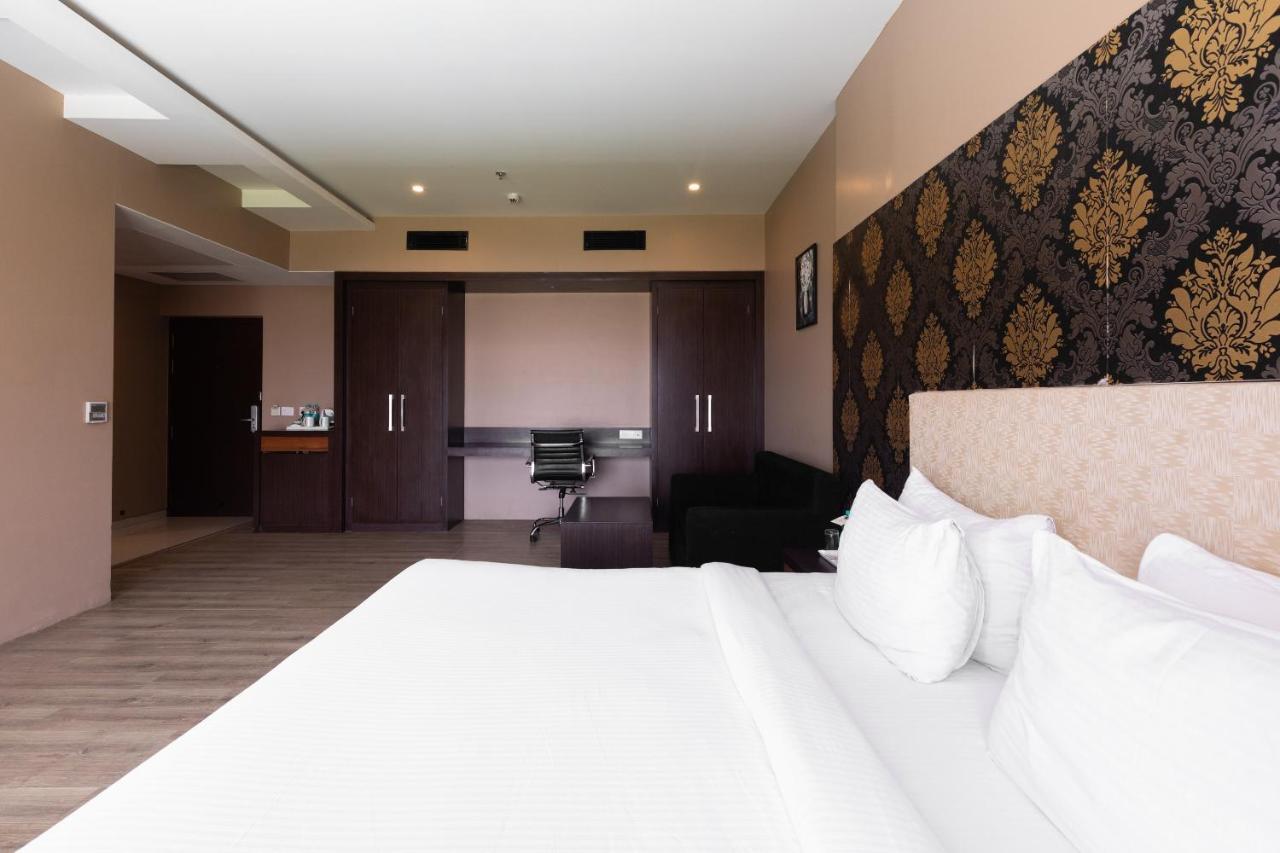 Hotel Anjushree à Ujjain Extérieur photo