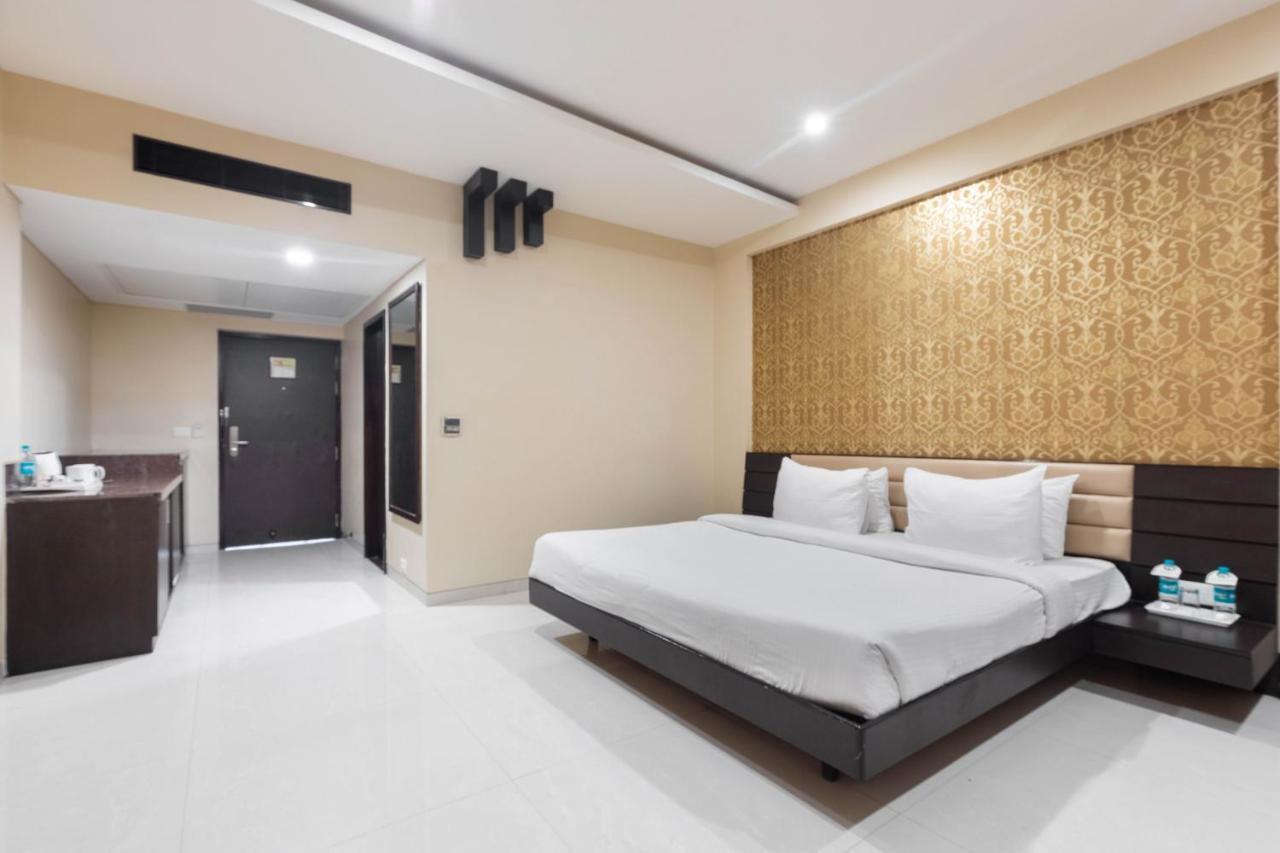 Hotel Anjushree à Ujjain Extérieur photo